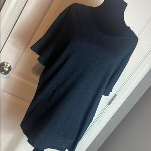BNWT - MONROW CLASSIC T SHIRT - L